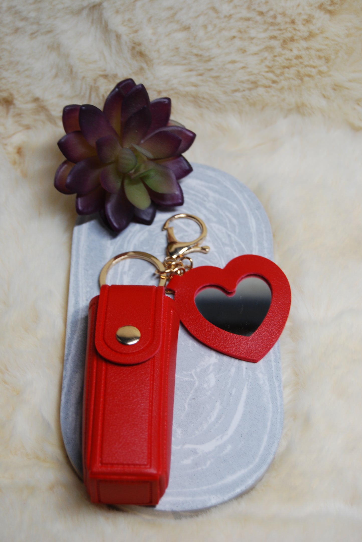 ETUI ROUGE A LEVRE